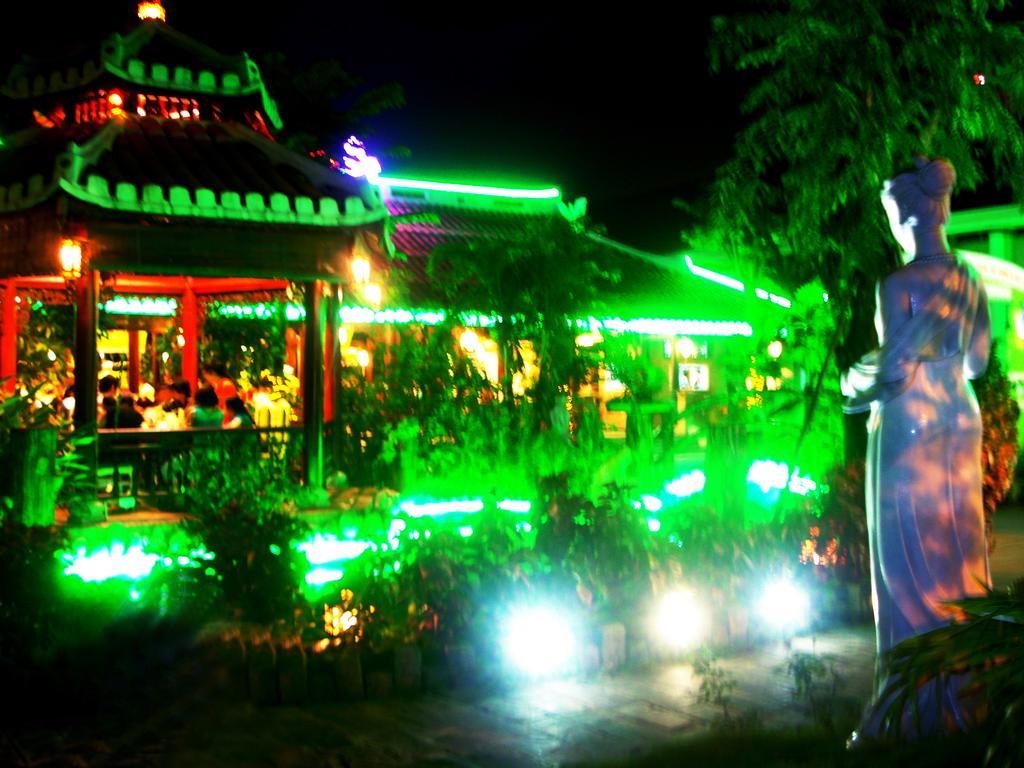 Ngoi Nha Xanh Hotel Da Nang Exterior photo